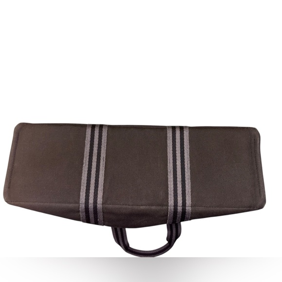 HERMÈS Large Canvas Fourre Tout Striped
Shoulder Tote Bag - Picture 11 of 16